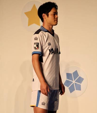 jubilo_iwata_2024_admiral_away_kit_e.jpeg