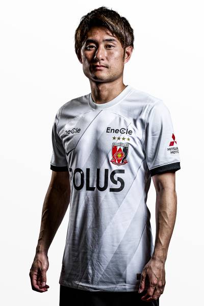 urawa_red_diamonds_2024_nike_away_kit_a.jpeg