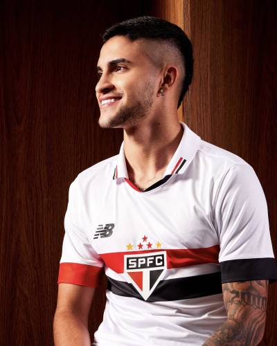 sao_paulo_2024_new_balance_home_kit_b.jpeg