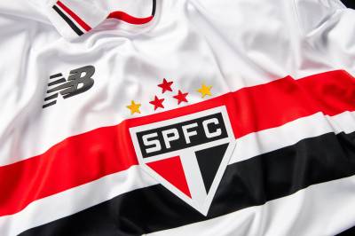 sao_paulo_2024_new_balance_home_kit_d.jpeg