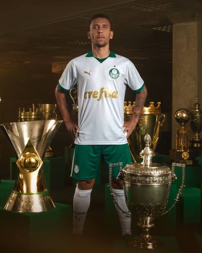 palmeiras_2024_25_puma_home_away_kits_c.jpeg