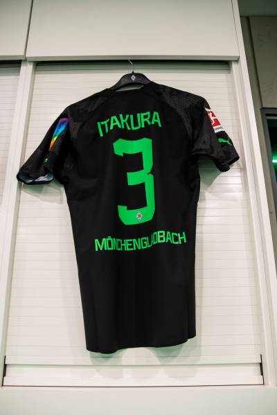 borussia_monchengladbach_2022_2023_diversity_shirt_g.jpeg