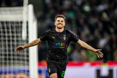 borussia_monchengladbach_2022_2023_diversity_shirt_h.jpeg