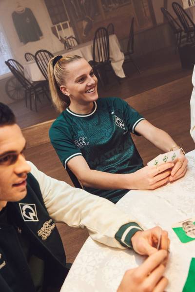 werder_bremen_2024_hummel_125th_anniversary_jersey_a.jpeg