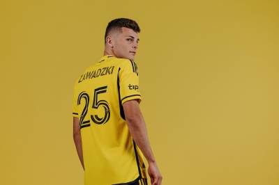 columbus_crew_2024_25_adidas_home_kit_c.jpeg