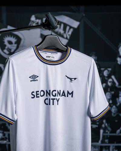 seongnam_fc_2024_umbro_away_kit_b.jpeg