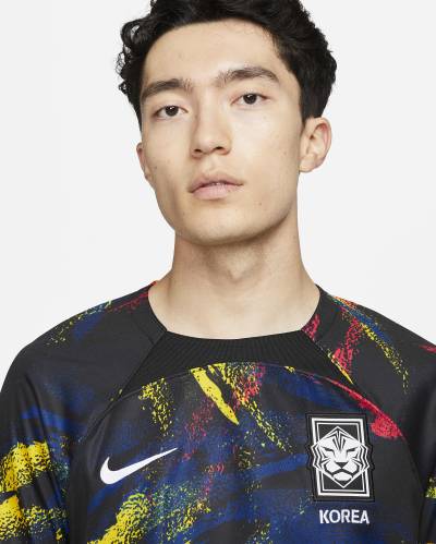 korea_2022_away_kit_2.jpg