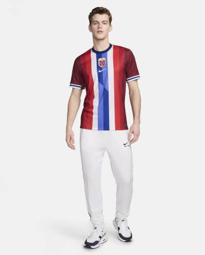 norway_2024_nike_home_kit_6.jpeg