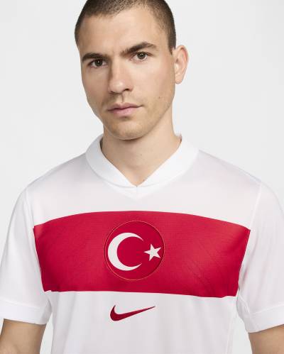 turkey_2024_nike_home_kit_3.jpeg