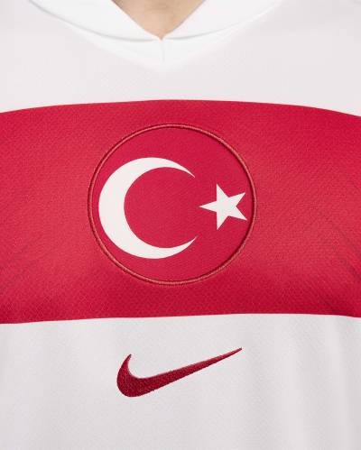 turkey_2024_nike_home_kit_4.jpeg