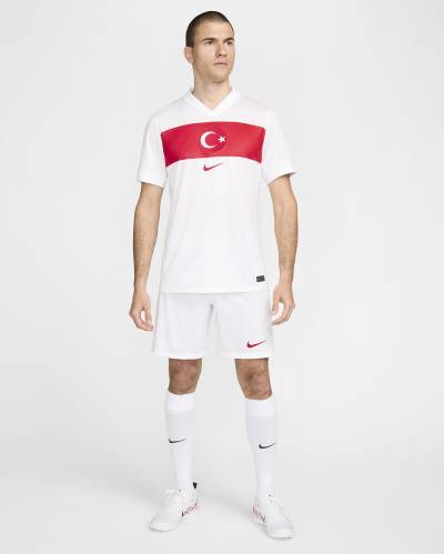 turkey_2024_nike_home_kit_8.jpeg