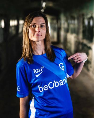 genk_2024_25_nike_home_kit_d.jpeg