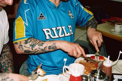 lovers_fc_x_rizla_blue_stars_jersey_b.jpg