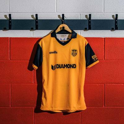 derry_city_2023_away_kit_1.jpg