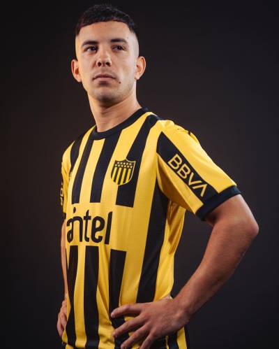 penarol_2024_puma_home_kit_b.jpeg