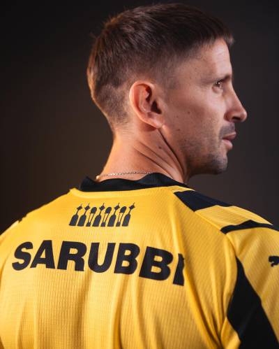 penarol_2024_puma_home_kit_d.jpeg