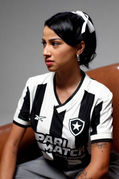 botafogo_2024_25_reebok_home_kit_a.jpeg