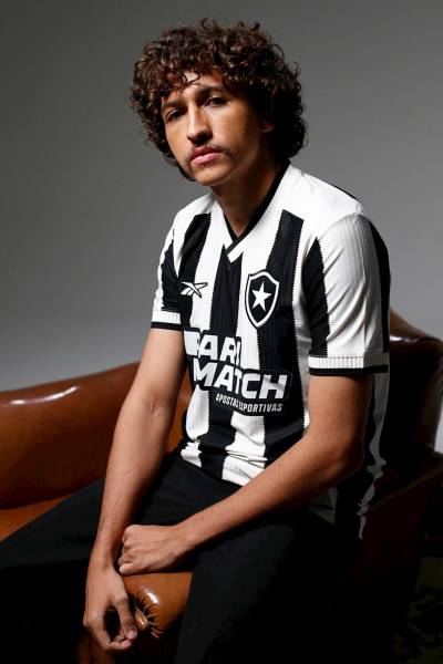 botafogo_2024_25_reebok_home_kit_b.jpeg