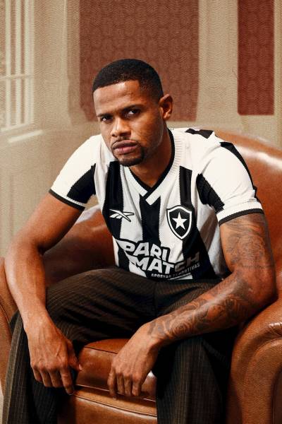 botafogo_2024_25_reebok_home_kit_e.jpeg