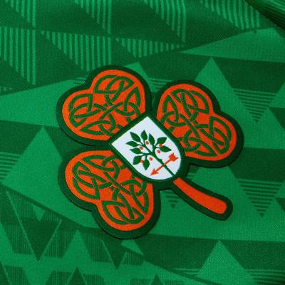 Ireland_2024_umbro_iconic_graphic_jersey_b.jpeg