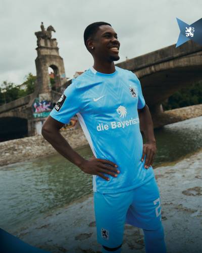 1860_munchen_24_25_nike_home_kit_b.jpeg