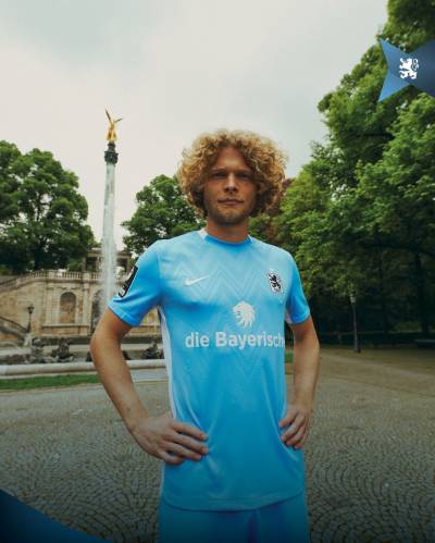 1860_munchen_24_25_nike_home_kit_c.jpeg