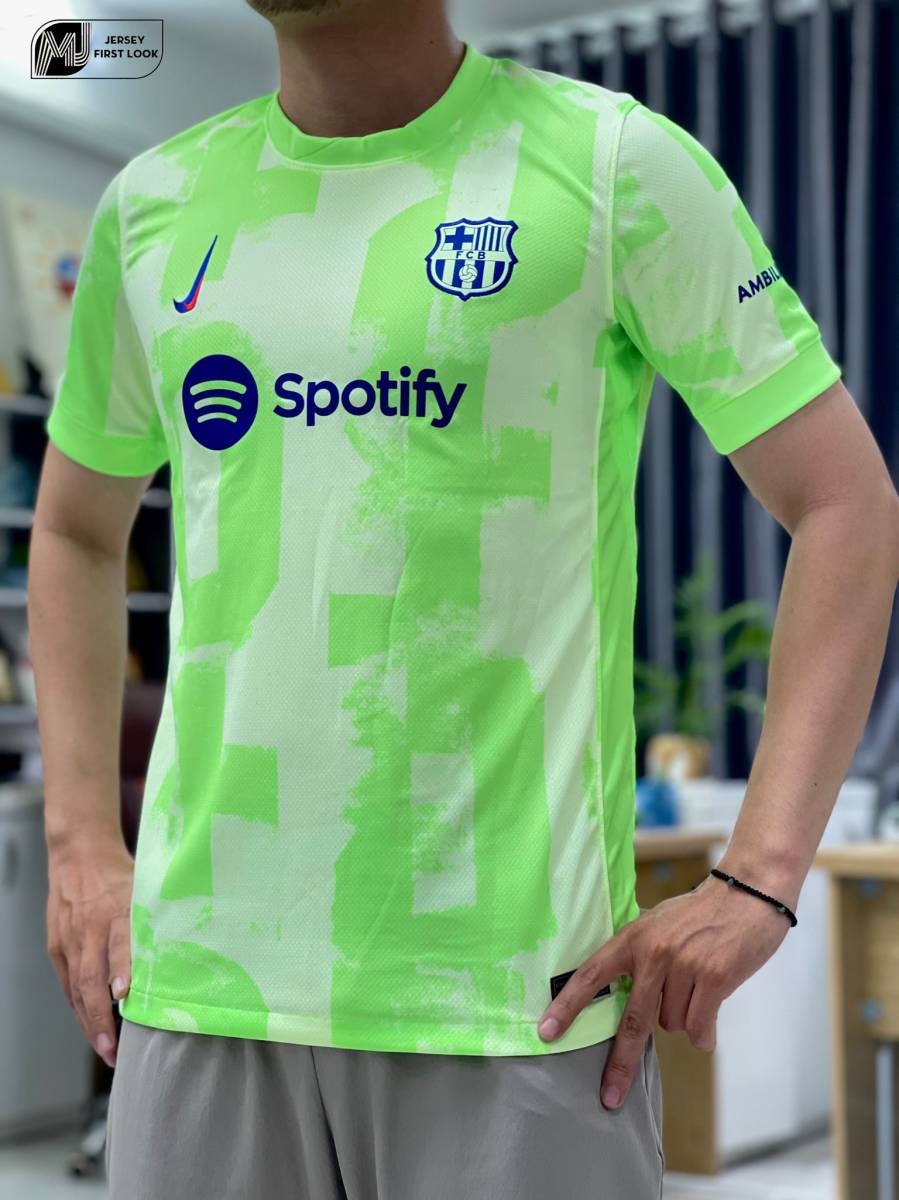 barcelona_2024_25_third_shirt_leaked_a.jpg