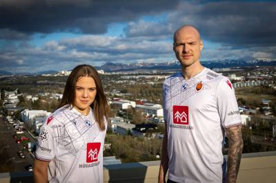 vikingur_2024_macron_away_kit_1.jpg