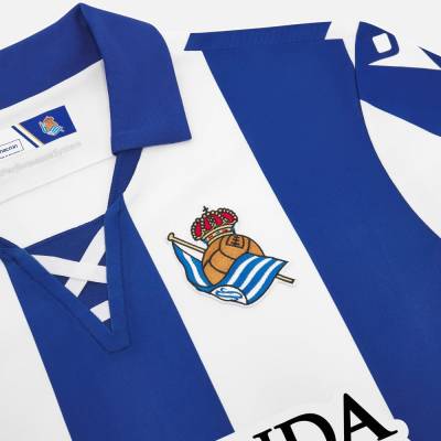 real_sociedad_24_25_macron_home_kit_4.jpg