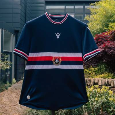 dundee_fc_24_25_macron_warm_up_shirt_e.jpg