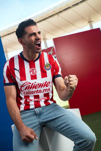 chivas_24_25_puma_home_kit_c.jpeg