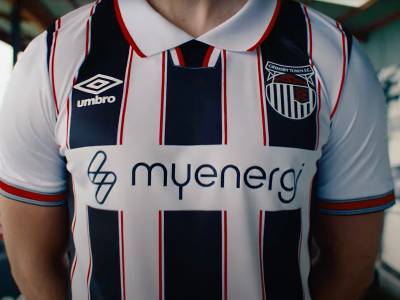 grimsby_town_24_25_umbro_home_kit_c.jpg