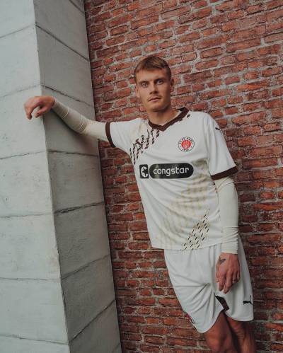 st_pauli_24_25_puma_away_kit_a.jpeg