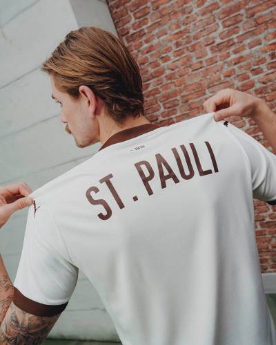 st_pauli_24_25_puma_away_kit_d.jpeg