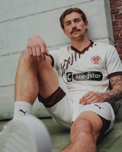 st_pauli_24_25_puma_away_kit_f.jpeg