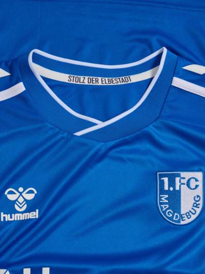 magdeburg_24_25_hummel_home_kit_a1.jpg