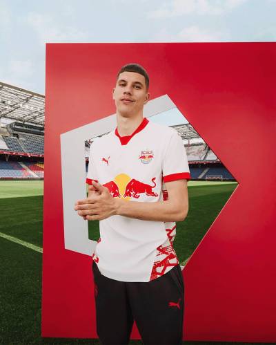 red_bull_salzburg_24_25_puma_home_kit_1.jpg