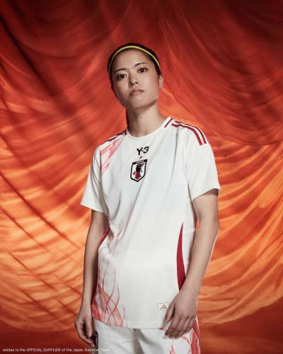 japan_2024_y_3_away_kit_3.jpg