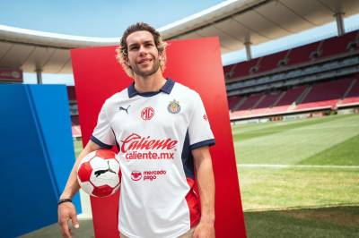 chivas_24_25_puma_away_kit_4.jpg