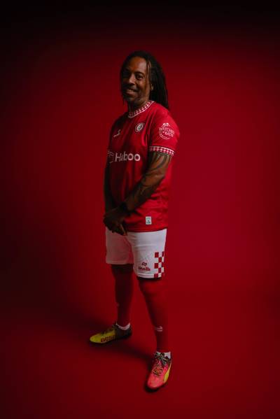 bristol_city_24_25_oneills_home_kit_b.jpeg