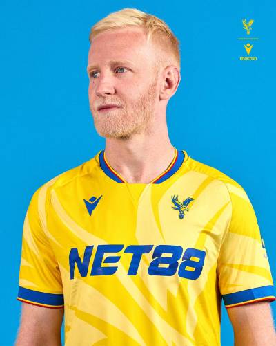 crystal_palace_24_25_macron_away_kit_b.jpg