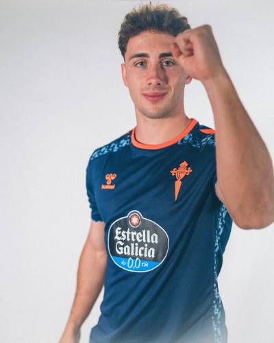 celta_de_vigo_24_25_hummel_away_kit_b.jpg