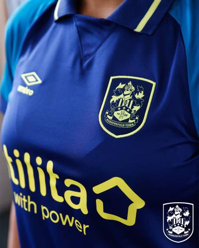 huddersfield_town_24_25_umbro_away_kit_f.jpg