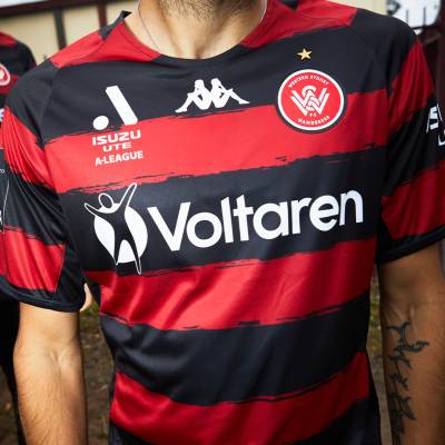 western_sydney_wanderers_2022_2023_home_kit_2.jpg