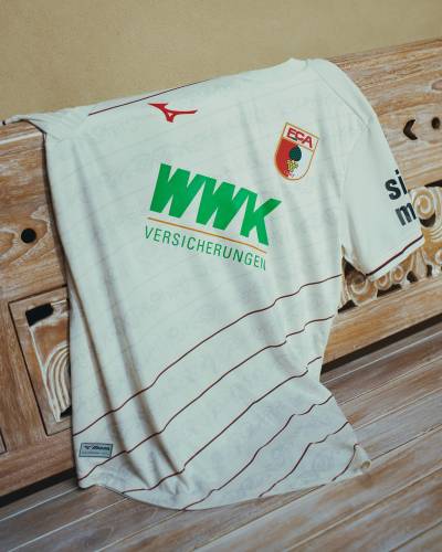 augsburg_24_25_mizuno_home_kit_d.jpg