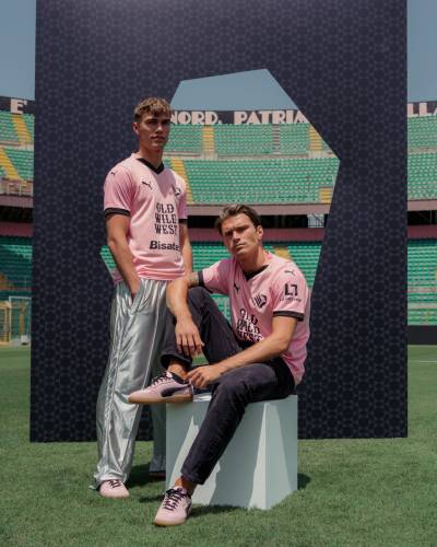 palermo_24_25_puma_home_kit_b.jpg