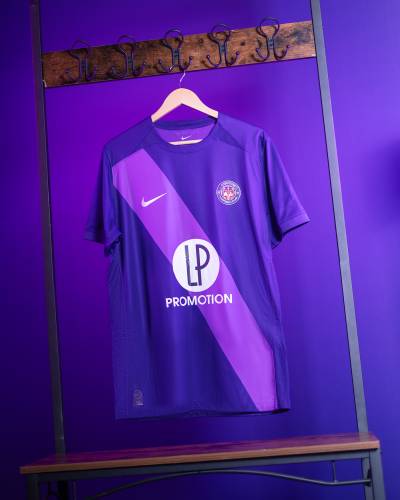 toulouse_24_25_nike_home_kit_b.jpg