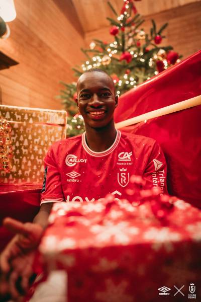 stade_de_reims_2022_2023_christmas_kit_g.jpeg