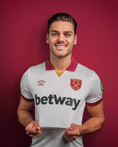 west_ham_united_24_25_umbro_third_kit_a.jpg