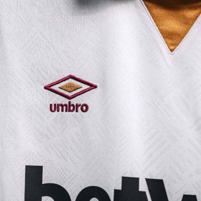 west_ham_united_24_25_umbro_third_kit_e2.jpg